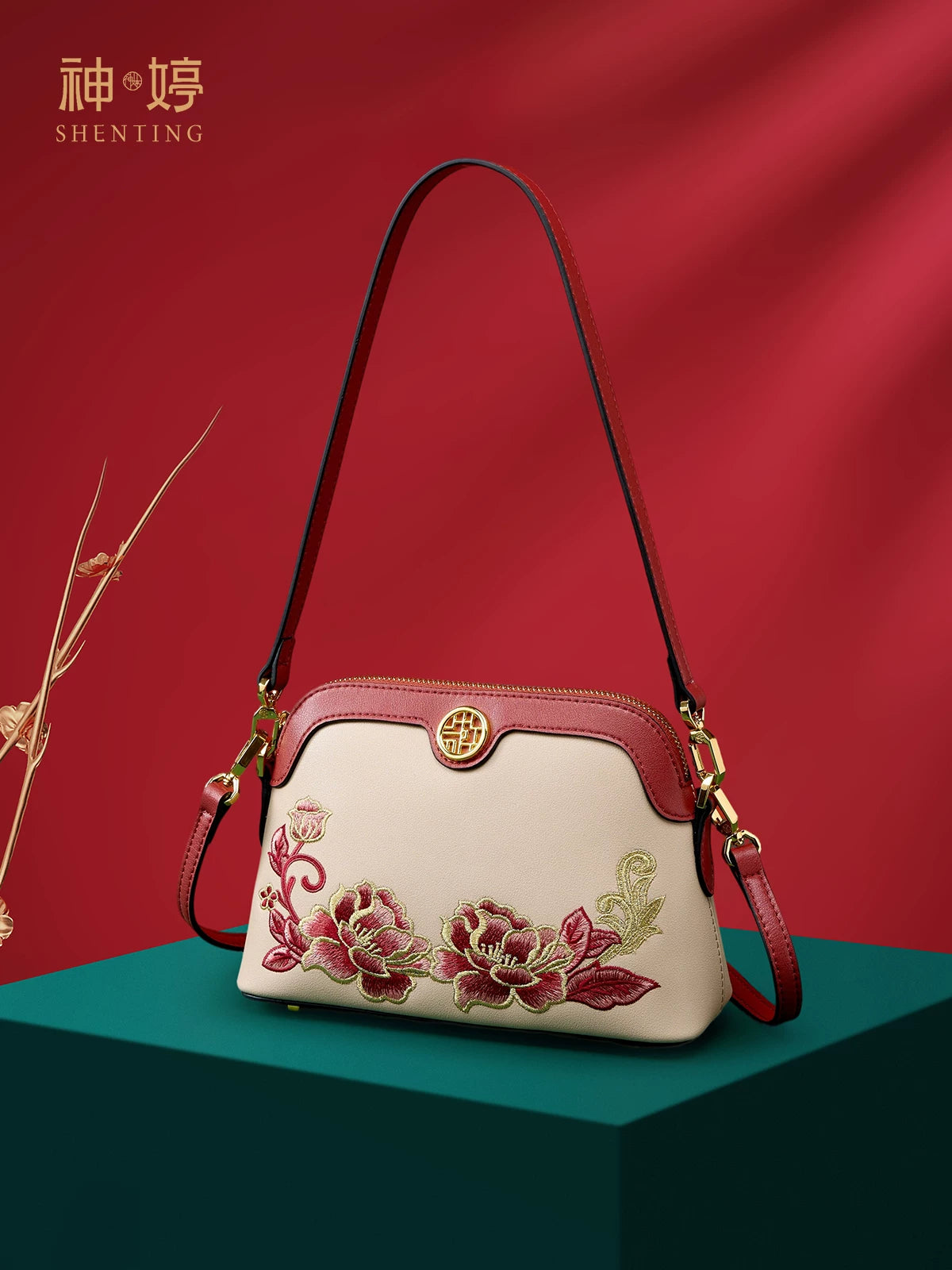 Su Embroidery Small Crossbody Bag