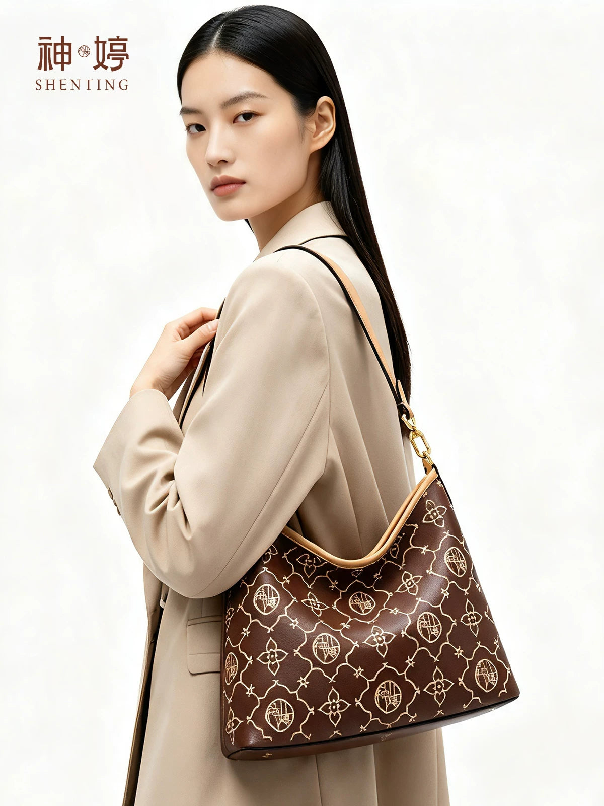 Su Embroidery Hobo Bag