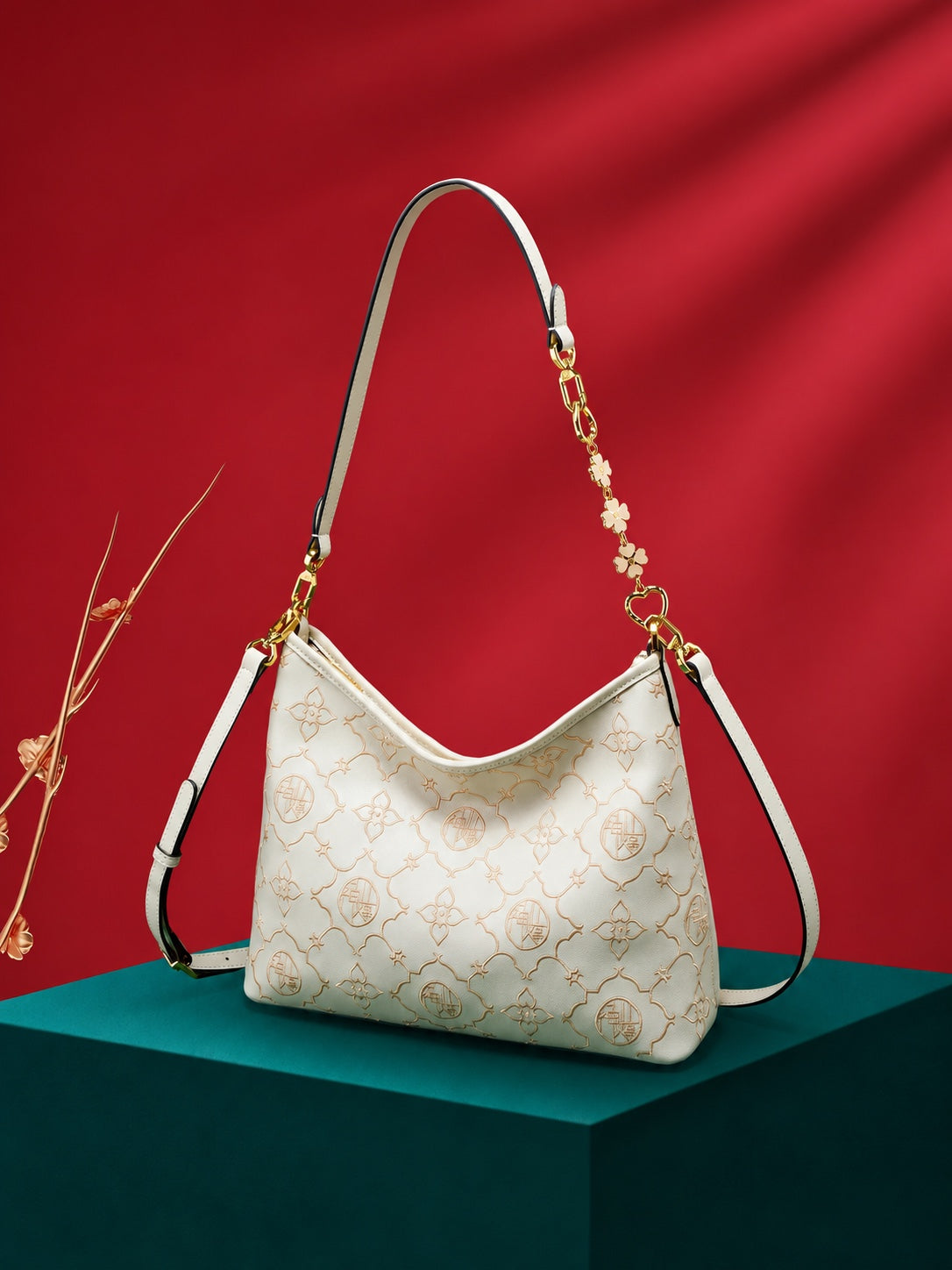 Su Embroidery Hobo Bag