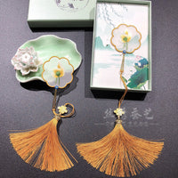 Su Embroidery Bookmark