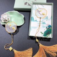 Su Embroidery Bookmark