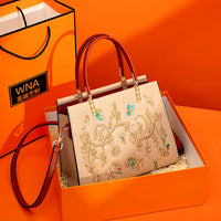 Su Embroidery Tote Bag