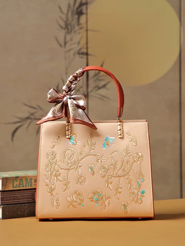 Su Embroidery Tote Bag