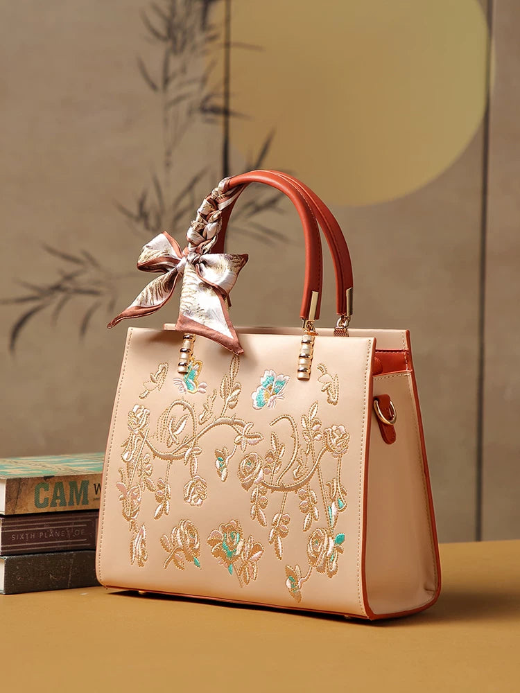 Su Embroidery Tote Bag